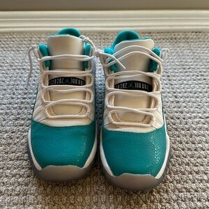 Jordan 11 retro low “Aqua Safari”